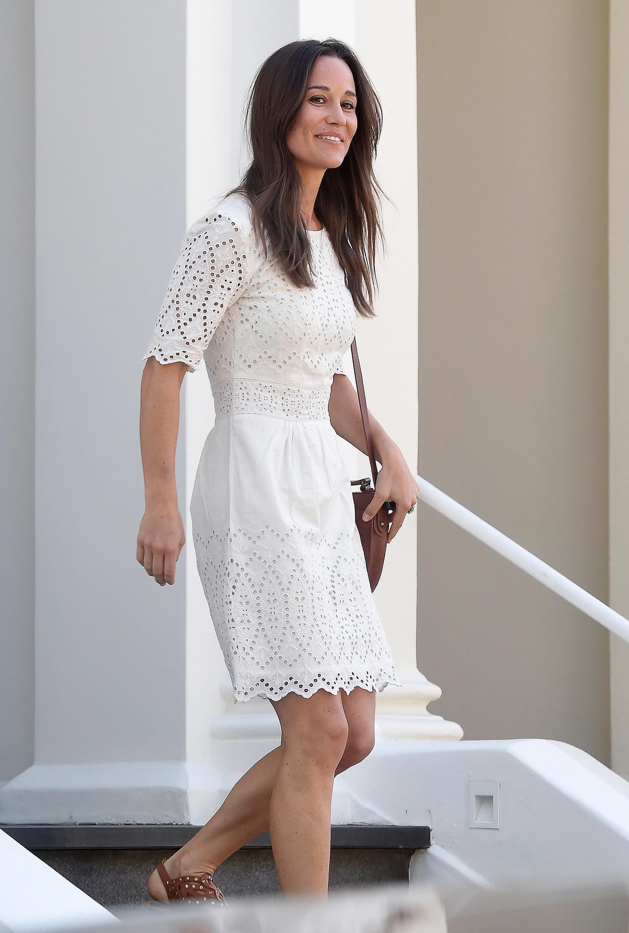 El afortunado que se convertirá en su esposo es el multimillonario James Matthews.