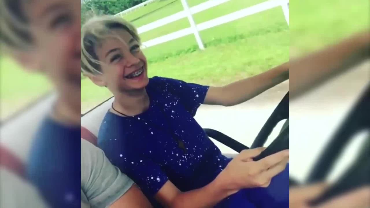 William Levy presume que su hijo Christopher Alexander ya maneja un carro de golf