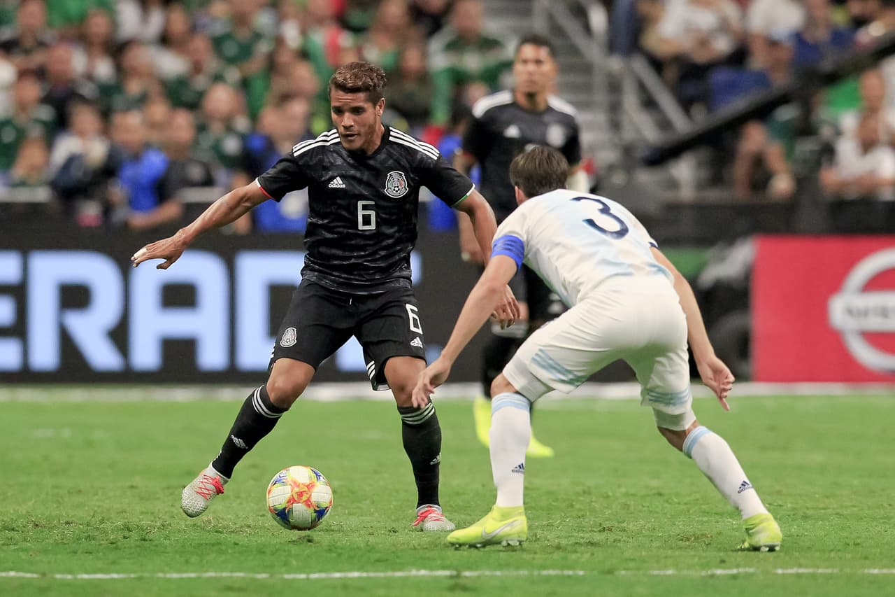 México busco recortar la distancia durante los primeros veinte minutos de la segunda mitad.