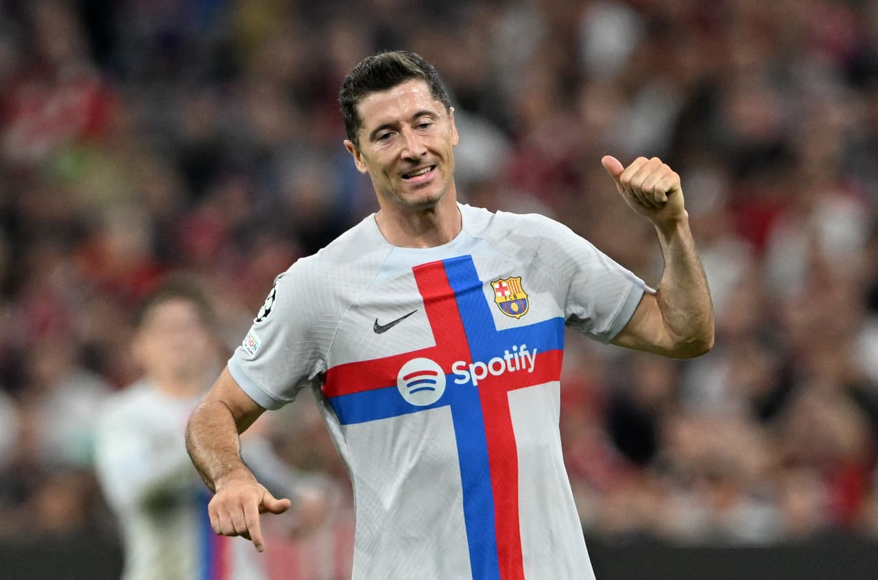 Bayern venció al Barcelona con los goles de Lucas Hernández y Leroy Sané, en el regreso de Robert Lewandowski a la Allianz Arena.