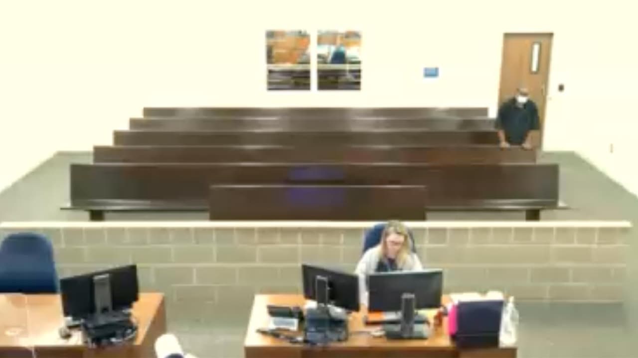 Jemaine Thomas se presentó en corte este miércoles. El hombre, de 42 años, es acusado de asesinato con posibilidad de pena capital y el juez le fijó una fianza de 2 millones de dólares.