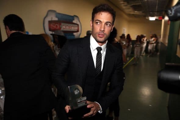 ¿De quién te escondías William?