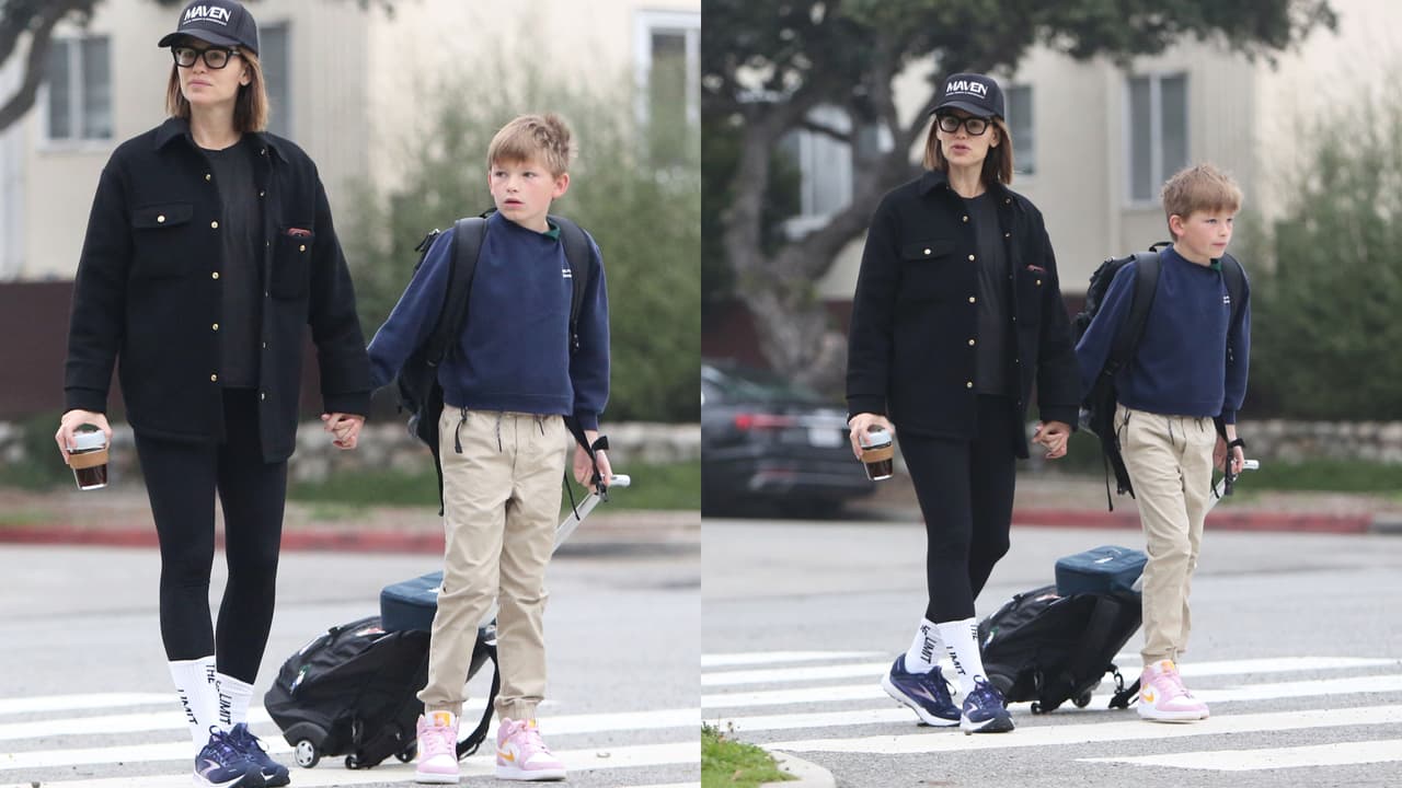 Los tenis rosados con los que apareció el hijo de Ben Affleck no aparecen en venta en la página de Nike.