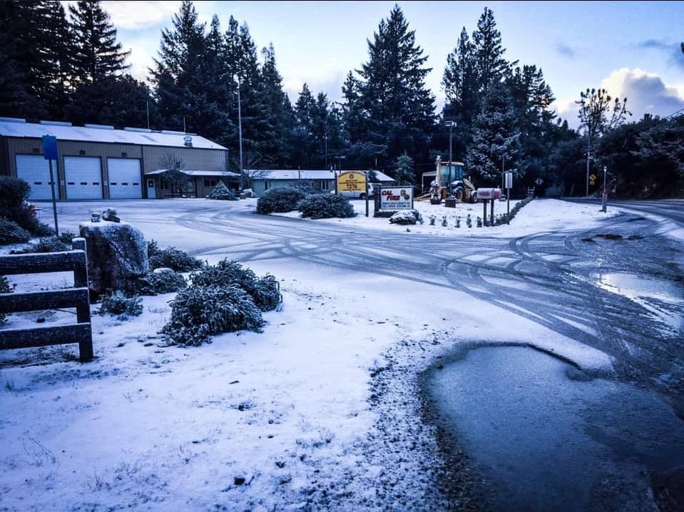 El 
<b>Servicio Meteorológico Nacional</b> (NWS, por sus siglas en inglés) informó que se registraron ligeras nevadas en las zonas más elevadas de varios condados, como los montes Hamilton, Diablo, Tamalpais y Santa Helena.