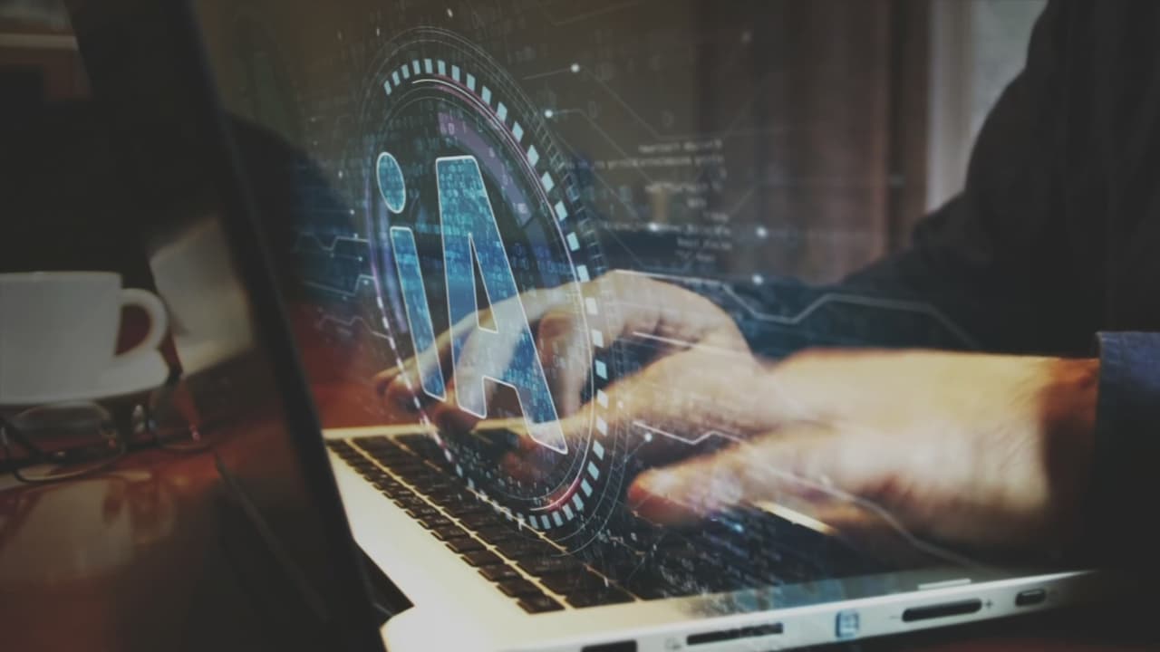 Cada vez más personas recurren a la inteligencia artificial para temas de religión; esto opinan expertos sobre el tema