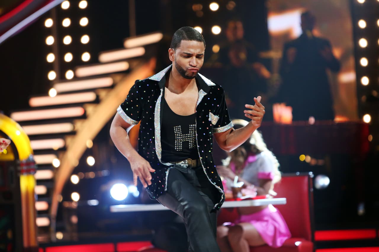 Para la segunda semana, Henry Santos bailó un rock and roll al estilo de los 50.