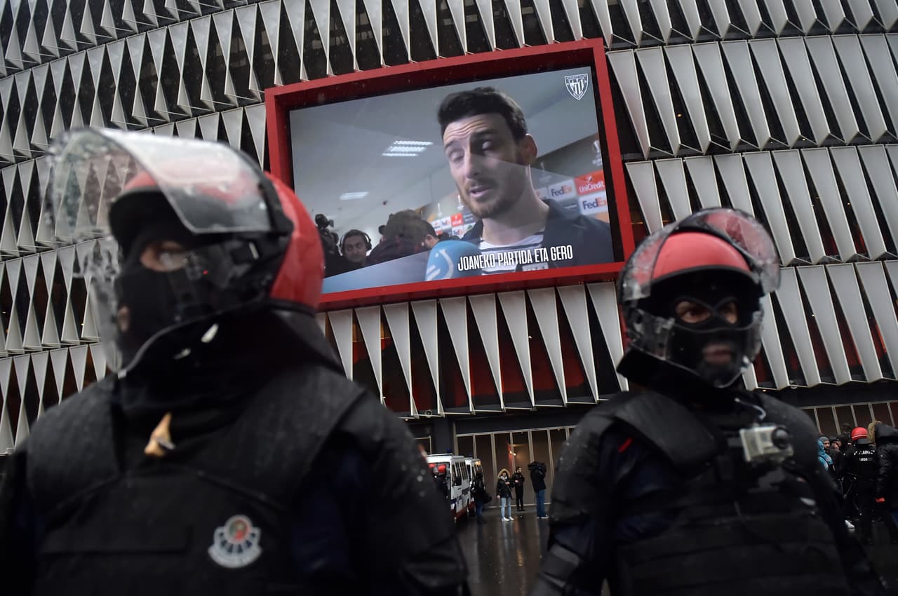 El estadio San Mamés contó con varios dispositivos de seguridad con miras al partido de vuelta de Europa League.