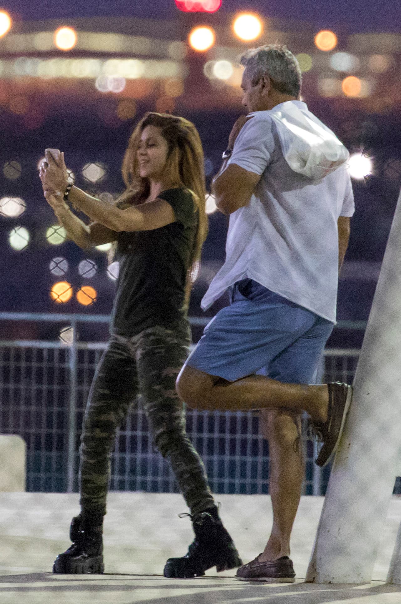 “Me las arreglo, supongo, recordándome a mí misma que necesito ser un ejemplo para mis hijos, que necesito ser lo que ellos quieren que sea”, declaró.