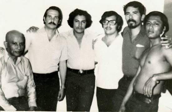 El último a la derecha, sin camisa, es el coronel retirado Carlos Brenes, uno de los expresos políticos del gobierno de Daniel Ortega. En esta imagen de juventud, puede verse junto al actual presidente cuando ambos combatían la dictadura de Anastasio Somoza. Ahora el militar retirado es uno de los expresos políticos en Nicaragua.