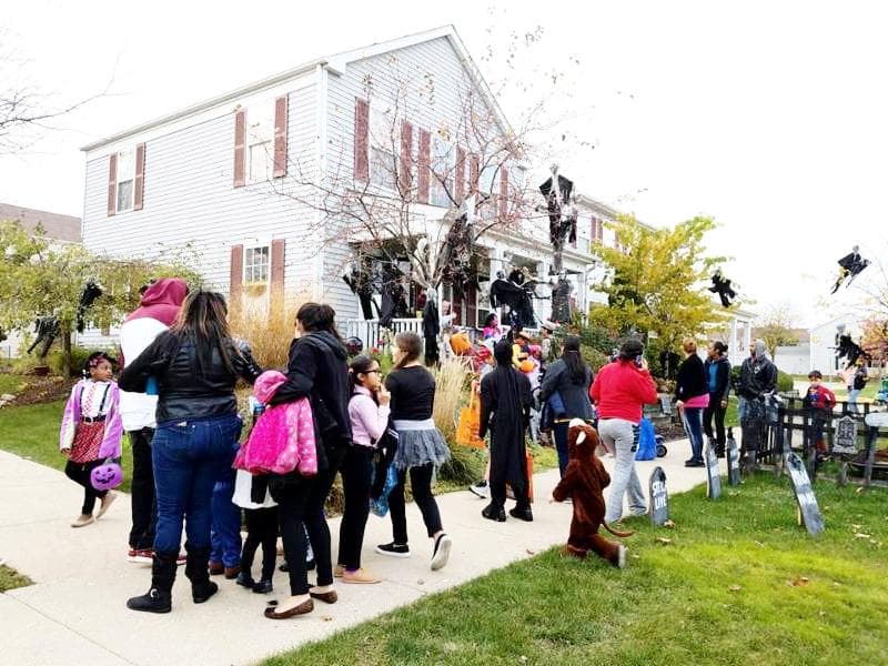 Mientras que el horario oficial para pedir dulces en las calles de Aurora es a partir de las 4 p.m. a las 7 p.m. en Halloween, hay varias oportunidades más para que las familias celebren.