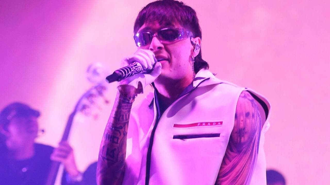 ¿A quién le debe su éxito Peso Pluma? Conoce al hombre que lo tiene en el estrellato