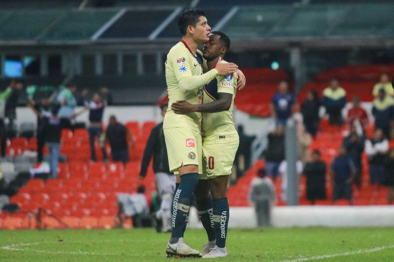 Renato Ibarra (der) falló el penalti decisivo y con ello América se fue eliminado con el Clásico ante el Guadalajara en puerta para el fin de semana. Una hazaña lo de Juárez FC sin duda.