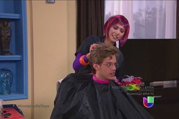 Claro, "Nando" estaba que se moría de los nervios y del miedo por mirarse diferente.