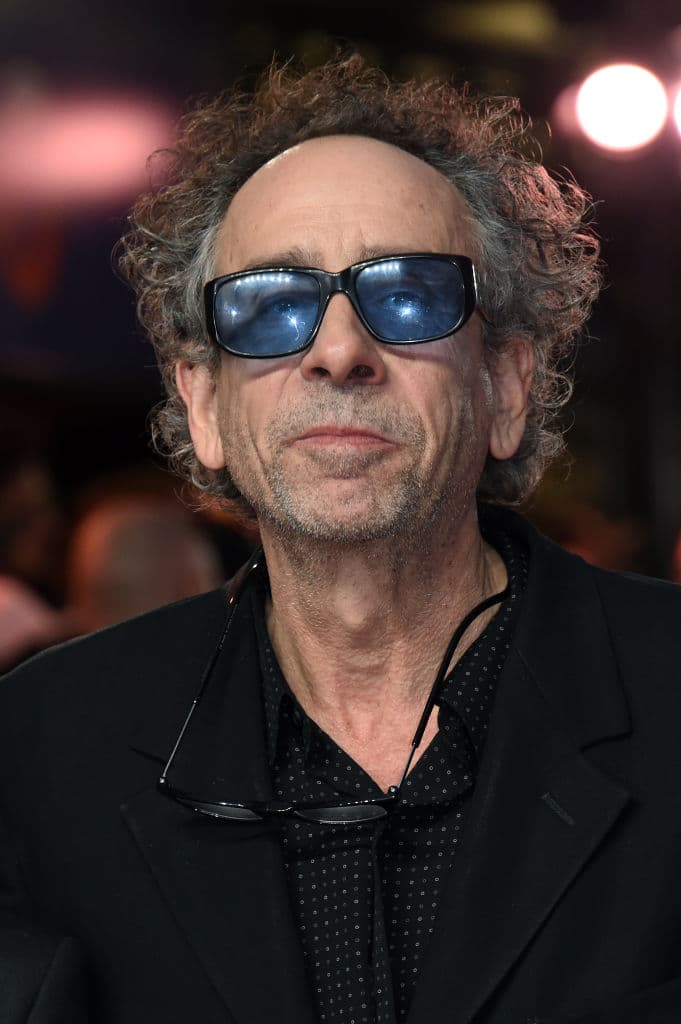 <a href="https://www.univision.com/entretenimiento/cine-y-series/9-razones-por-las-que-el-batman-de-tim-burton-es-mejor-que-el-de-nolan">La cinta fue dirigida por Tim Burton</a>, uno de los directores más famosos de Hollywood y hasta la fecha, es uno de sus trabajos más memorables, pues supo transmitir la verdadera esencia del protector de Ciudad Gótica.