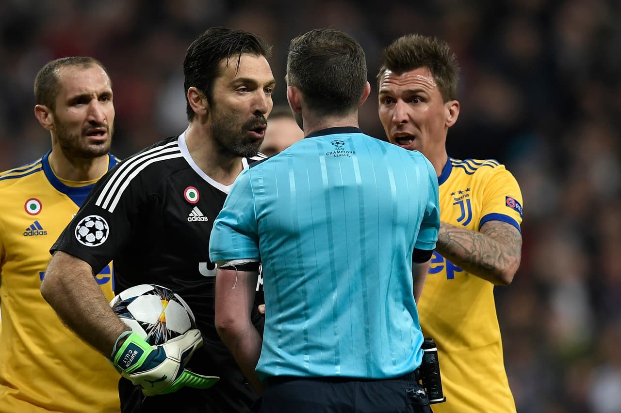 Giangluigi Buffon criticó el trabajo del árbitro en el Real Madrid-Juventus.