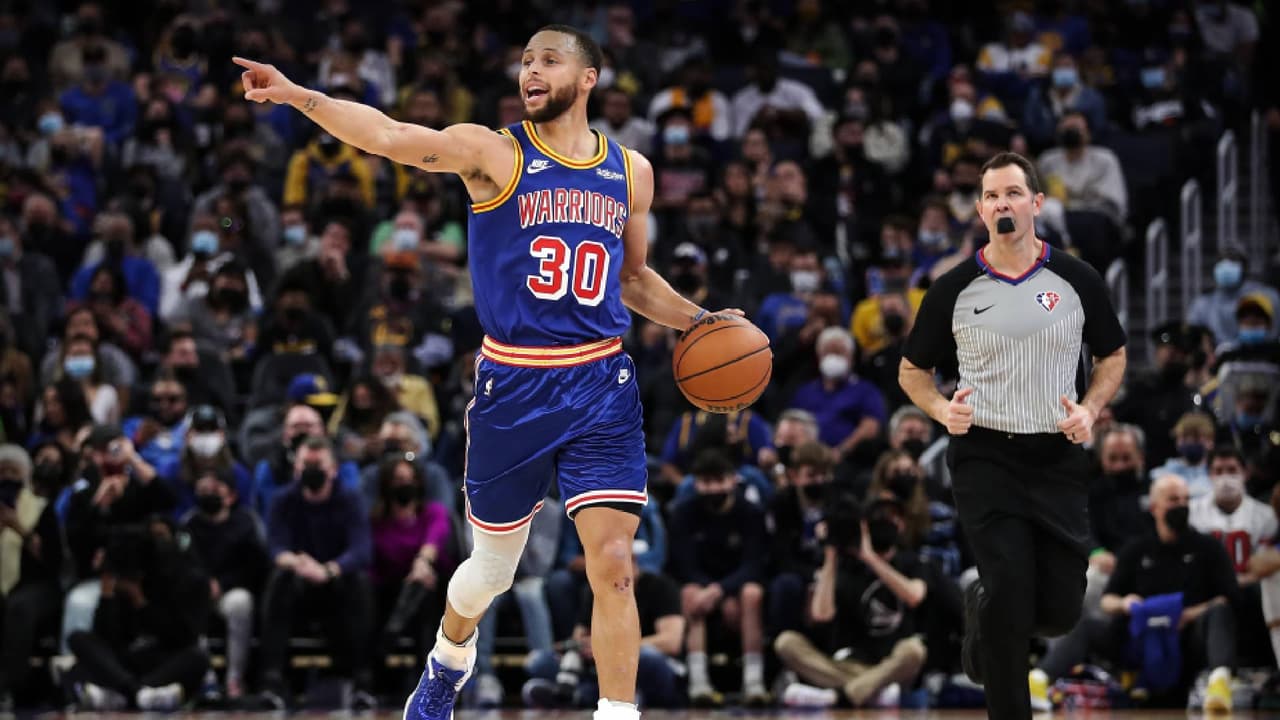 Warriors siguen en la pelea por el liderato de la NBA