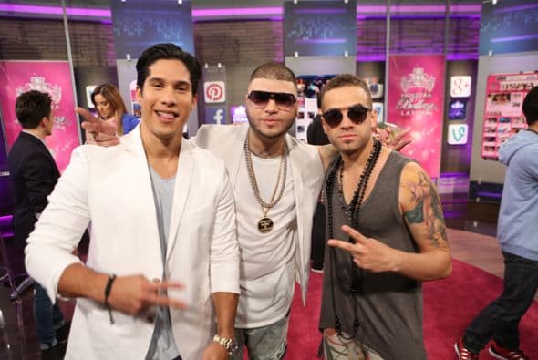 Una gala de doble eliminación, el drama no fue el protagonista, flashback a Mira Quién Baila, Marco Antonio Solís, Roberto Tapia y Chino y Nacho en lo que no viste de la séptima gala de Nuestra Belleza Latina.