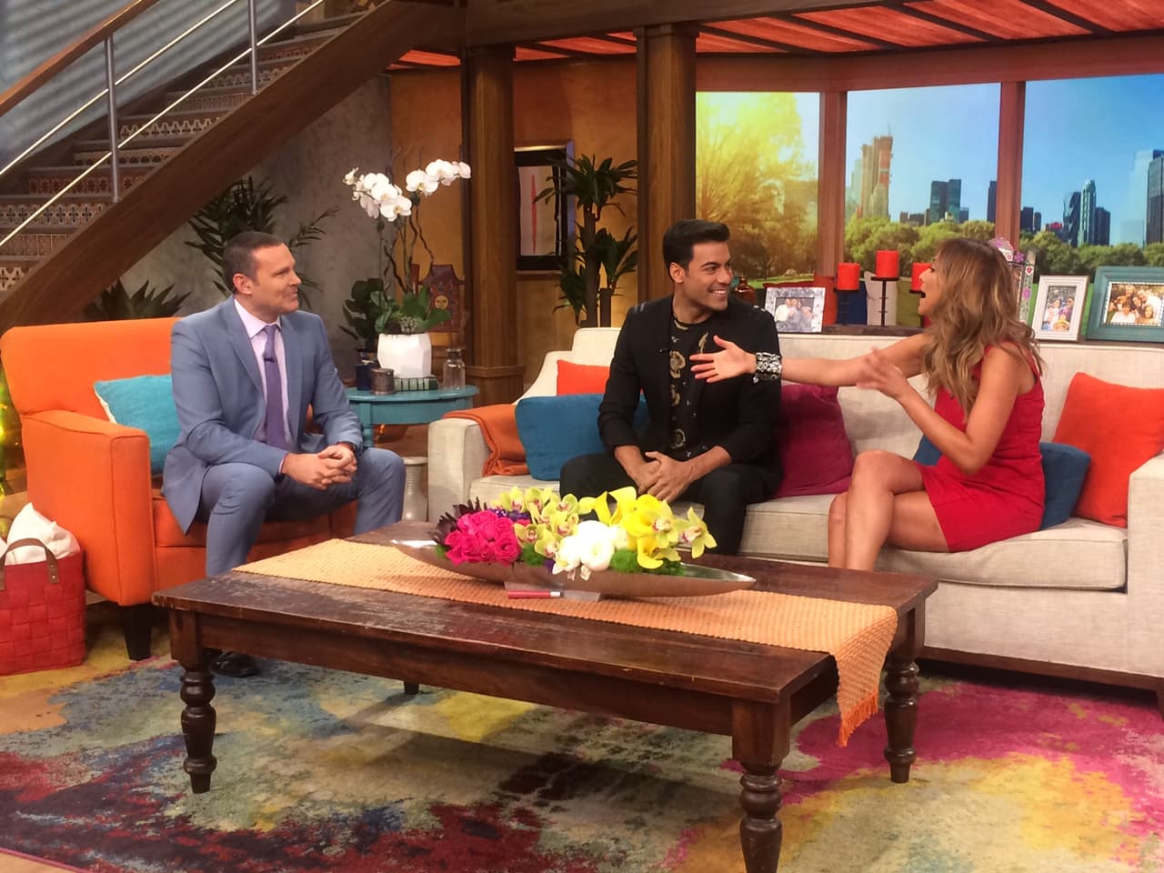 Carlos es dueño de una deslumbrante y seductora sonrisa.