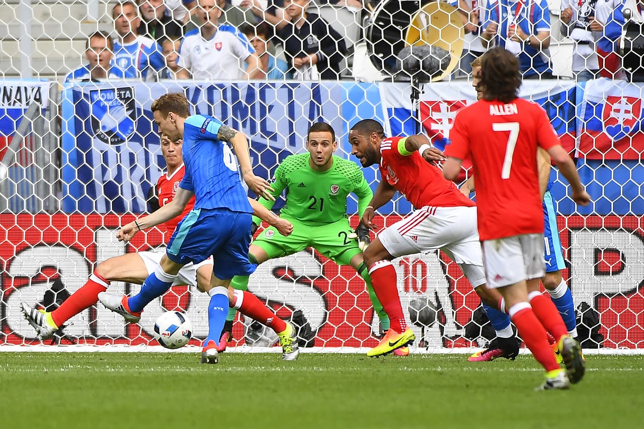 En el complemento Duda empataría el marcador en una gran jugada colectiva.