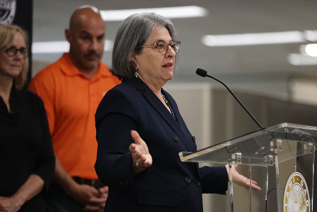  Levine Cava alerta que la Enmienda 3 pondría en riesgo fondos y servicios de Miami-Dade