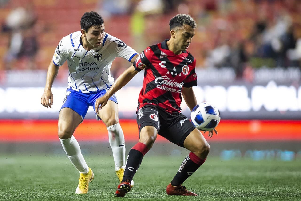 Con mucho amor propio, lo fronterizos encontraron los goles del empate al 37' con un disparo de Loroña y uno más de Manotas al 82'.