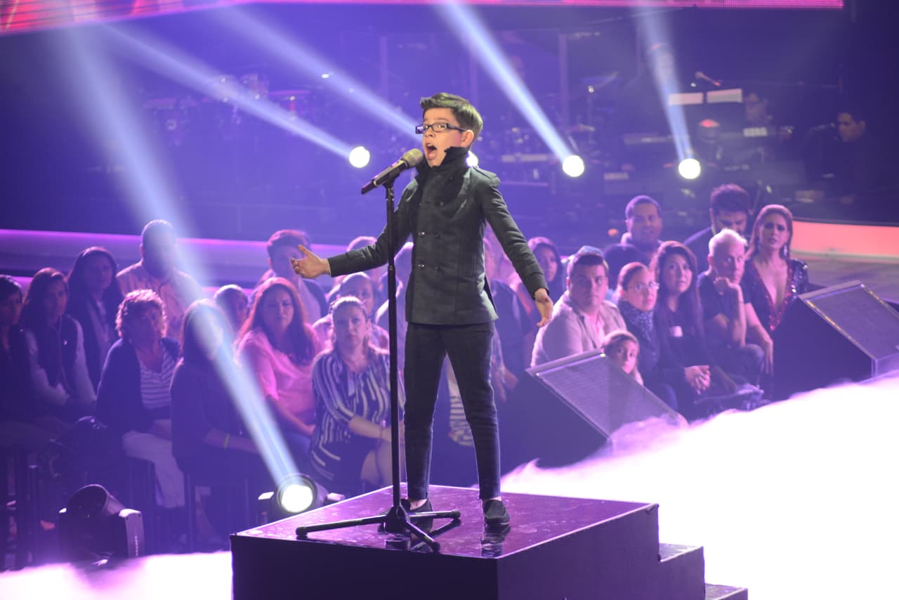 Esta ocasión los capitanes tuvieron que cantar con los papás y en la segunda etapa los hijos lo hicieron de manera individual para poder elevar la puntuación. Hubo doble eliminación y los Valdés dijeron adiós. Paty Cantú pasó por lo mismo que María León y sus dos familias se enfrentaron, quedando fuera los Tijerina.