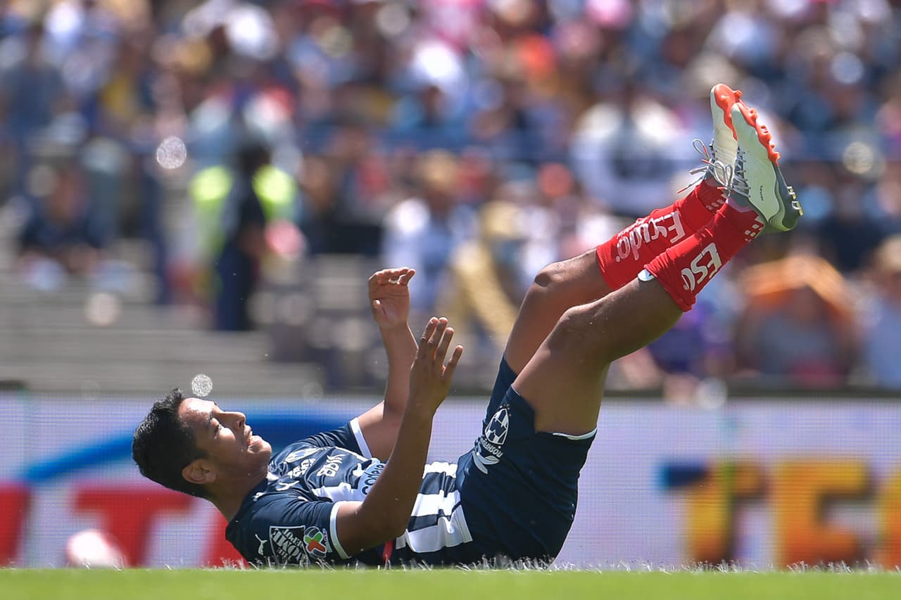 A pesar de haber jugado con 10 futbolistas la mayor parte del juego por la expulsión de Juan Ignacio Dinenno, los Pumas lograron una vital victoria ante Rayados.