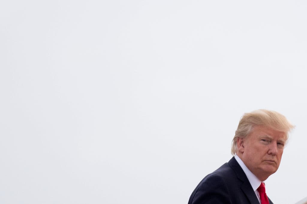 Popularidad de Trump sigue en caída libre según la más reciente encuesta