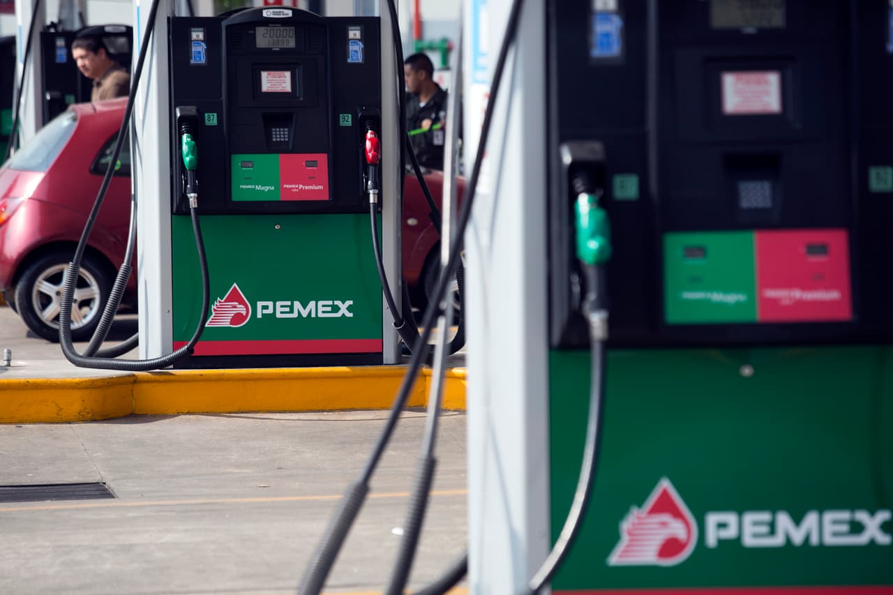 El precio de las gasolinas en México tendrá otro aumento, pese a la reforma energética
