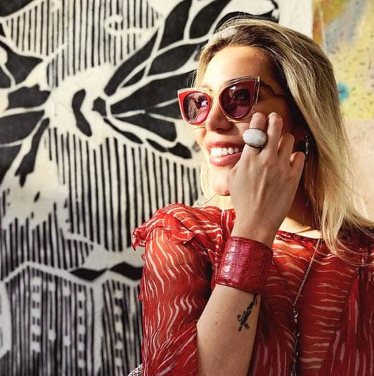 "Es la verdad y ya estoy harta de que le barran a la señora (Alejandra Guzmán), yo entiendo, pero a veces el fanatismo se vuelve como lo que le ponen a los caballos (para no ver)", dijo a Gustavo Adolfo Infante.
<br>