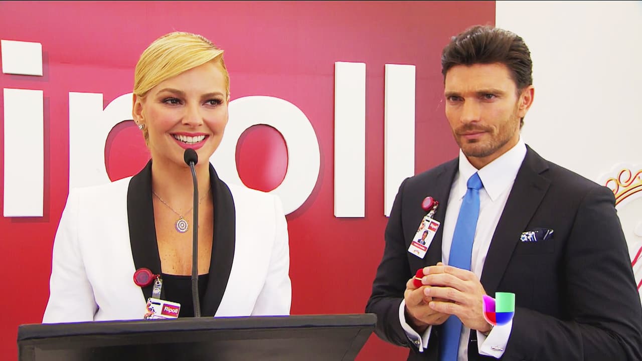 Los dos actores compartieron en sus redes sociales el mensaje: "El primer amor no siempre llega en orden".