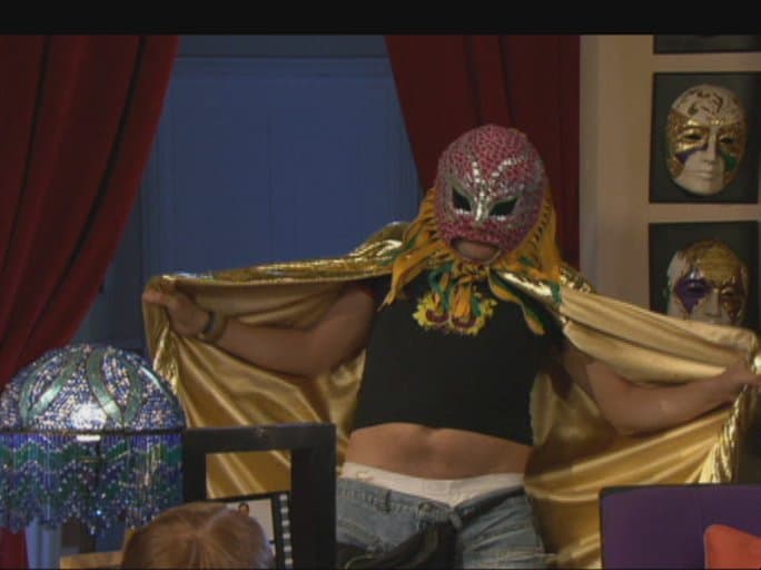 Si eres fan de la lucha libre, con una máscara y una capa bastará para parecerte a tus ídolos del ring.