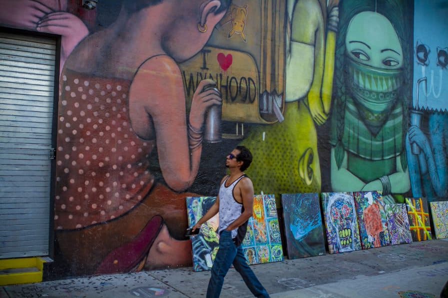 Los almacenes y muros se convirtieron en gigantescos lienzos.