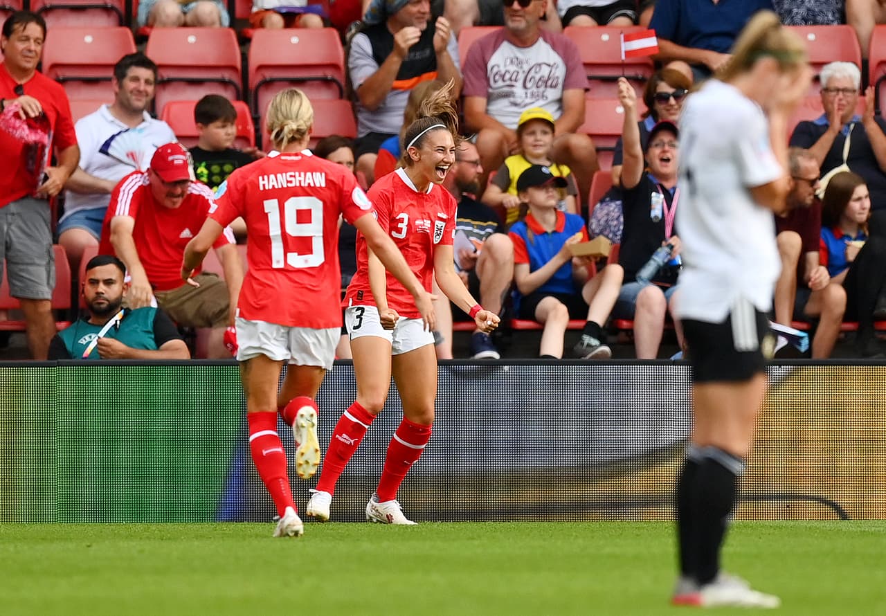 Los tantos austriacos fueron de Schiechtl y Naschenweng.