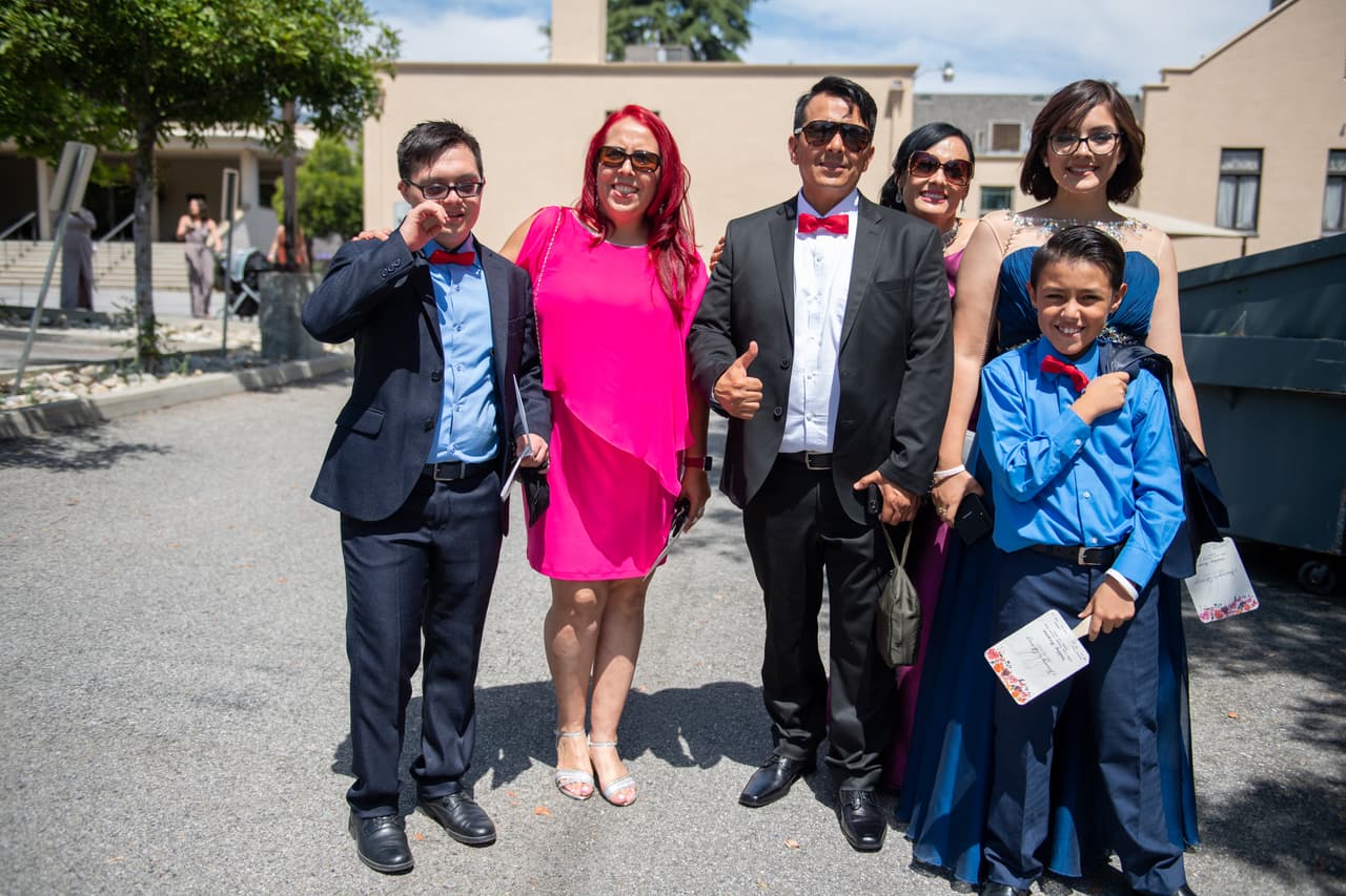 Aunque hubo algunos que posaron para las cámaras, pero sin revelar detalles de lo ocurrido dentro del templo.
<br>