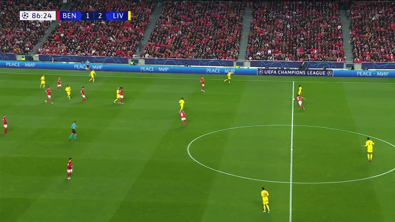 ¡GOL!  anota para Liverpool. Luis Díaz