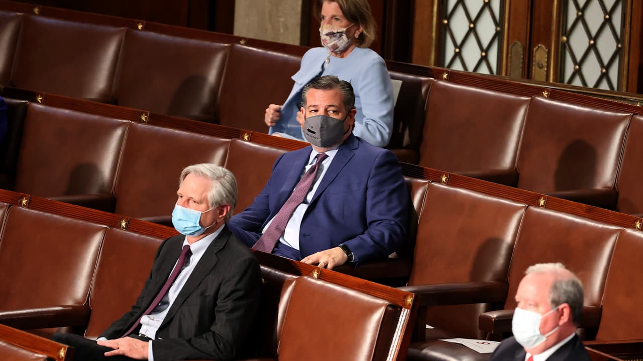 El senador fue uno de los representantes del partido republicano que estuvo en el primer discurso de Biden ante el Congreso.