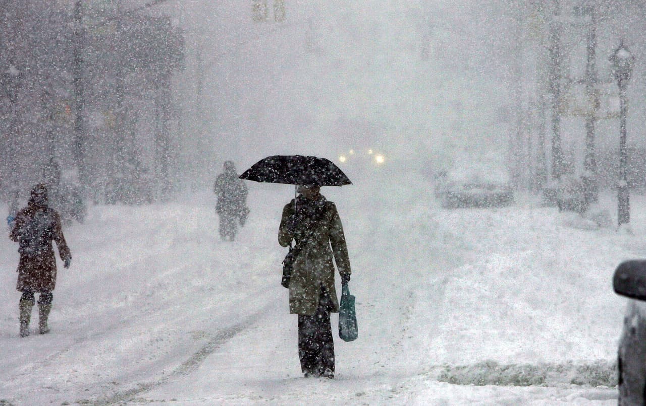 La mayor tormenta de nieve pre-navideña sucedió los días 11 y 12 de diciembre de 1960, cuando cayeron 15.2 pulgadas en la ciudad de Nueva York. Newark registró más de 20 pulgadas.
