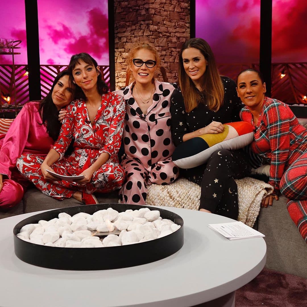 Las compañeras de Jacqueline Bracamontes en 'Netas divinas' se solidarizaron para intentar buscar la identidad de la mujer, pero la actriz les pidió que no la siguieran.