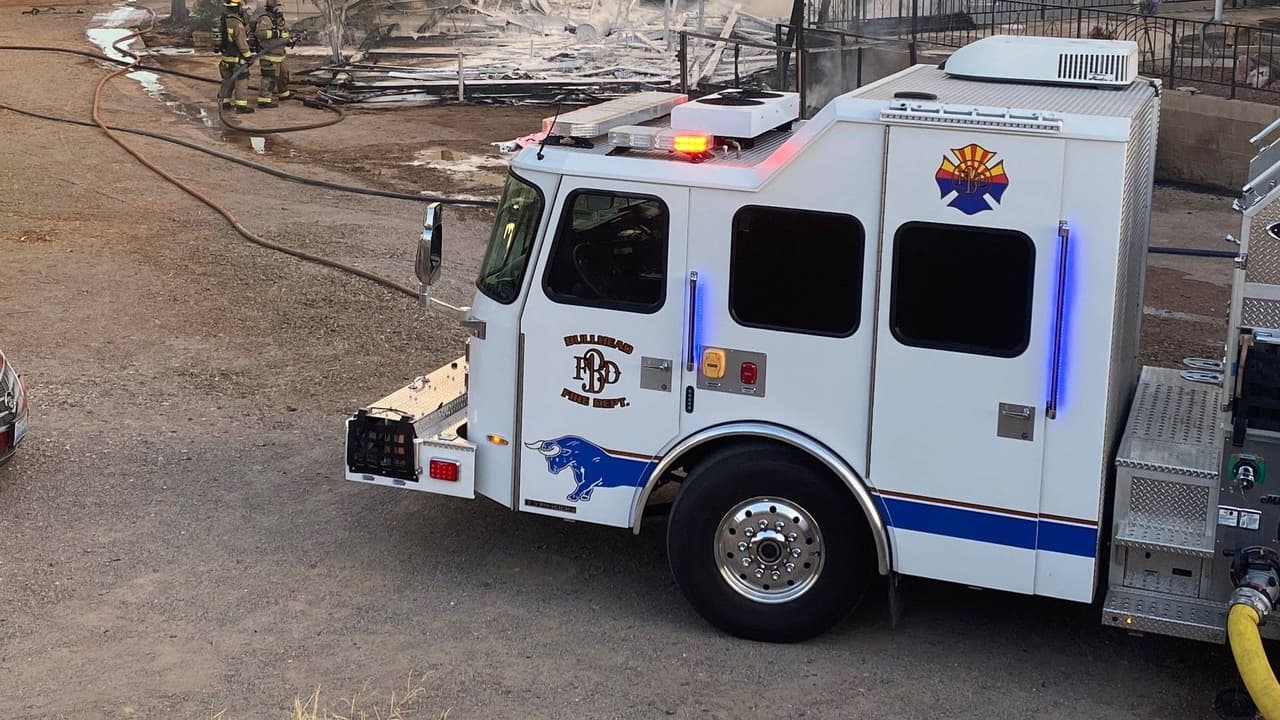 Padre compraba regalos de Navidad cuando el fuego mató a cinco niños en Bullhead City