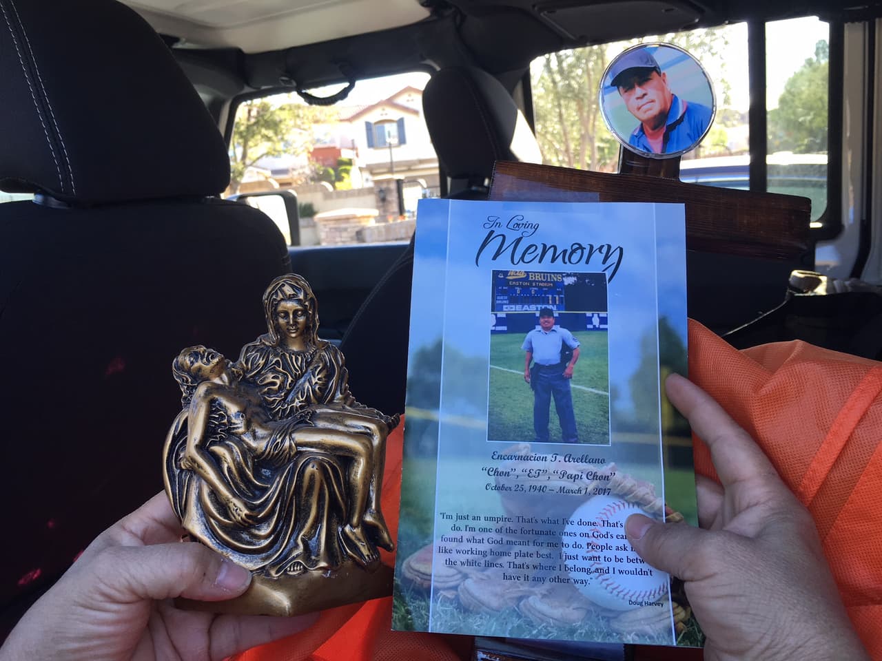 Fotos, recuerdos y ropa: lo que lograron sacar los evacuados por los incendios en California