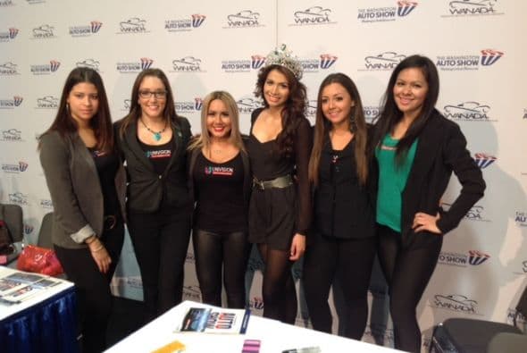 Marisela regresó a casa feliz de haber tenido la oportunidad de asistir al auto show en Washington y sentir el calor de su gente. La reina se divirtió tomándose fotos con sus admiradores y repartiendo autógrafos.