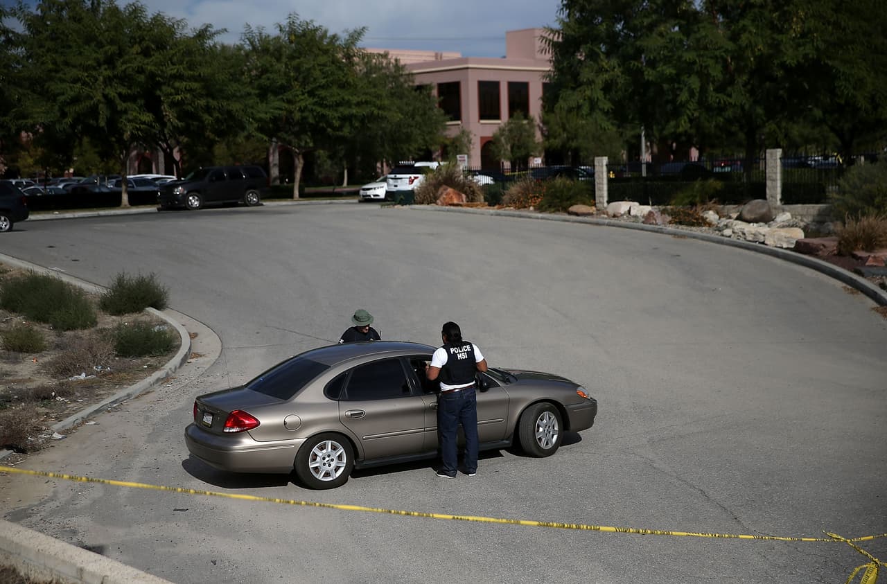 Horas después del ataque aún se desconocía el paradero de los atacantes, quienes nunca trataron de escapar del área. Se cree que intentaban detonar desde su vehículo varios explosivos caseros que habían dejado atrás.