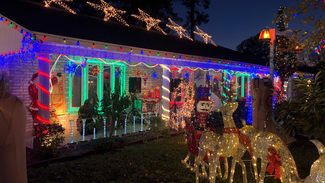 Las familias completas pueden tomarse fotografías en los lugares especiales destinados, el recorrido es gratis.