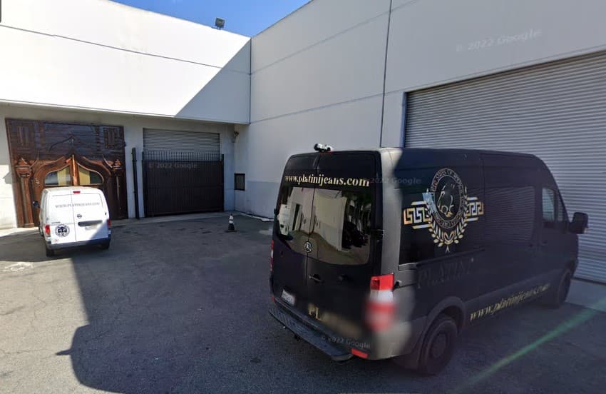 Instalaciones de la marca Platini Jeans en Paramount, California.