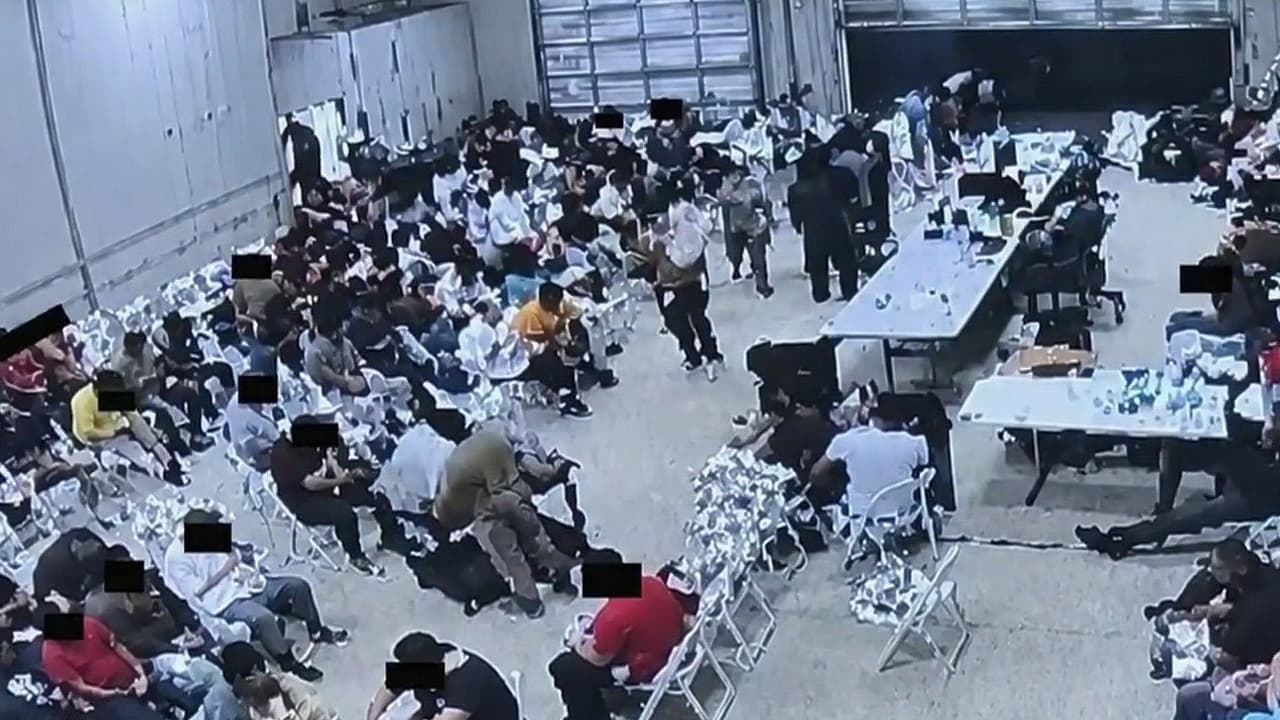 Fotografías filtradas exponen sobrepoblación e insalubridad en centro de detención de ICE en Miramar