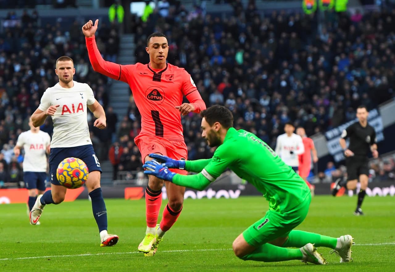Con goles de Lucas Moura, Davinson Sánchez y Son Heung-Min, el Tottenham se impone ante Norwich City 3-0 y ya acumulan 4 partidos sin derrota en esta temporada de la Premier League.