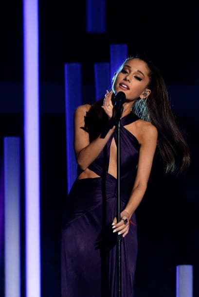 Ariana Grande no podía faltar en la entrega de los GRAMMY.