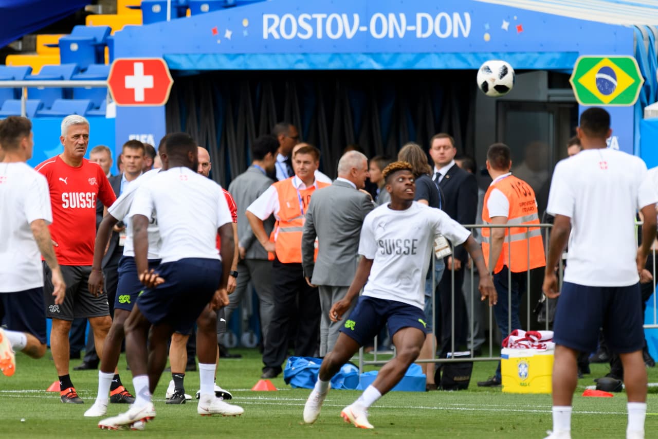 En la eliminatoria europea, los suizos ocuparon el segundo lugar de su grupo con los mismos puntos de Portugal, pero por diferencia de gol jugó la repesca donde superó a Irlanda del Norte.