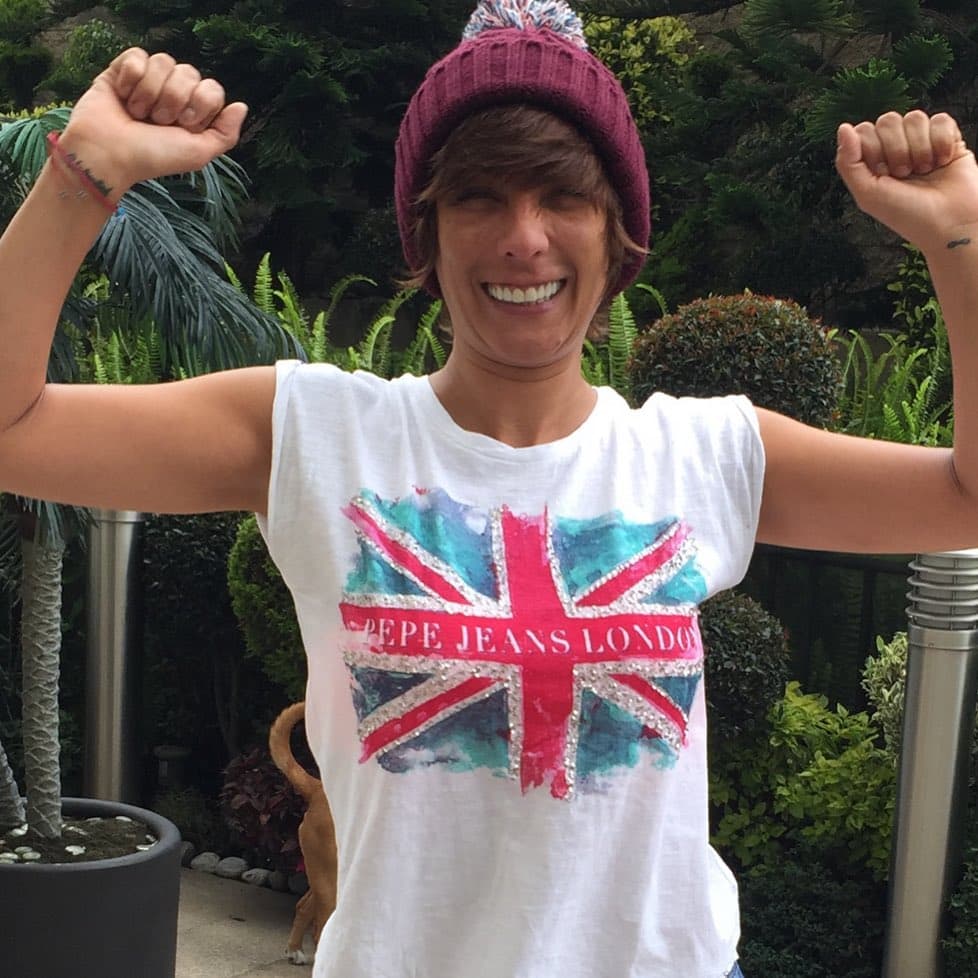 “Dos meses sin fumar y siete kilos arriba (15.4 libras)”, escribió la comediante en la descripción de su publicación.